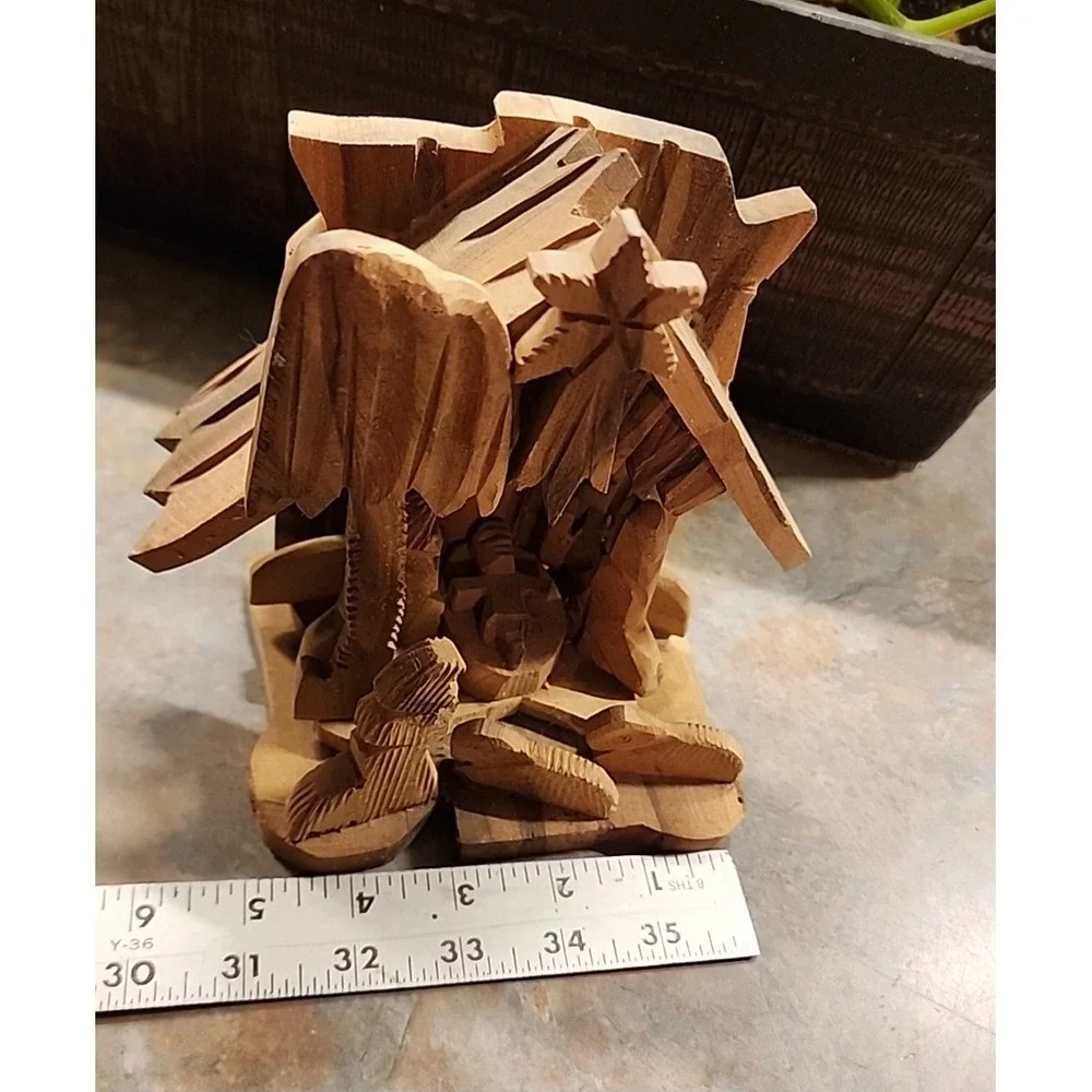 VTG carved Olive Wood Nativity Stable creche Kings Baby Jesus Made in Bethlehem